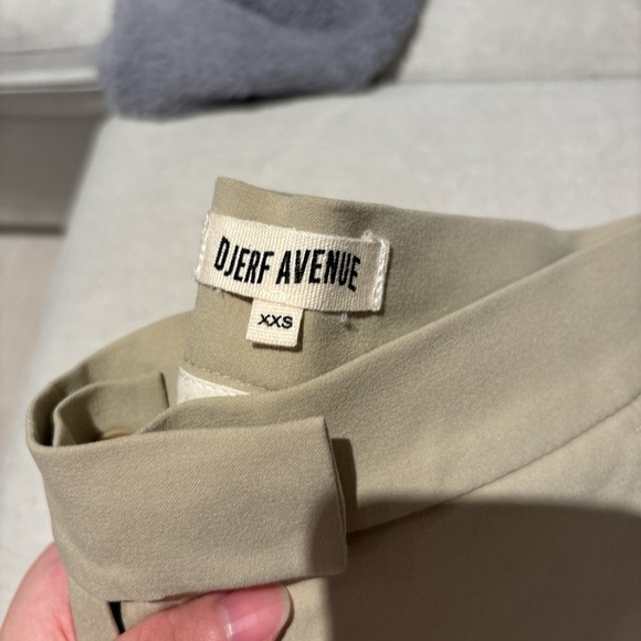 Djerf Avenue First Choice Pants Greige - Picture 2 of 3